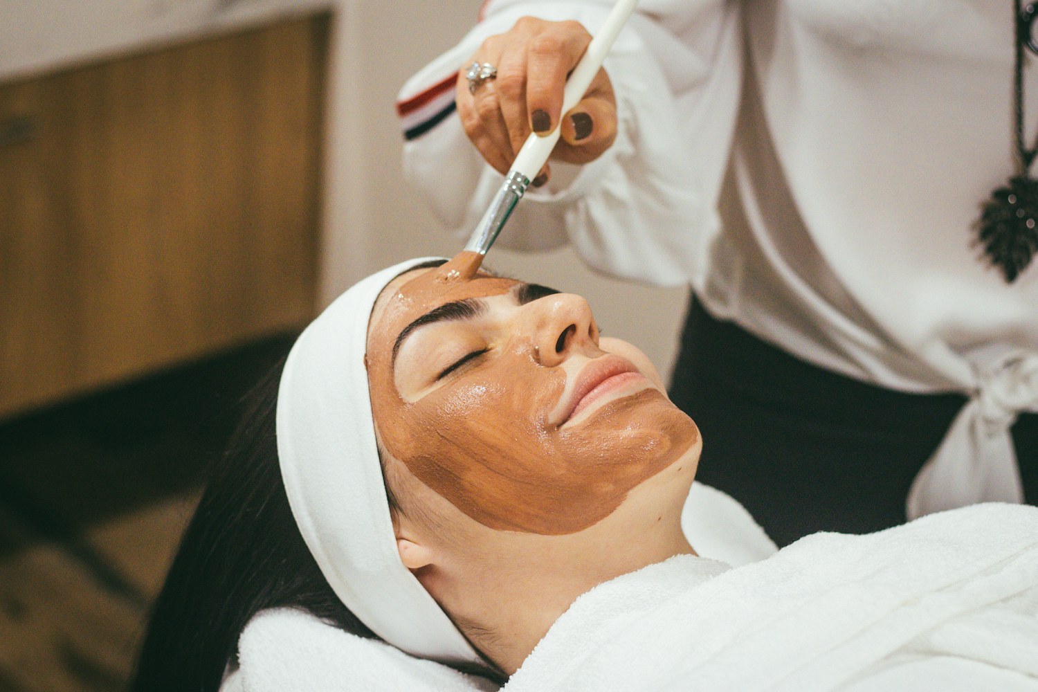A relaxing facial treatment in progress